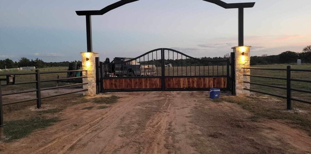 Fence and entrance project in Flow TX