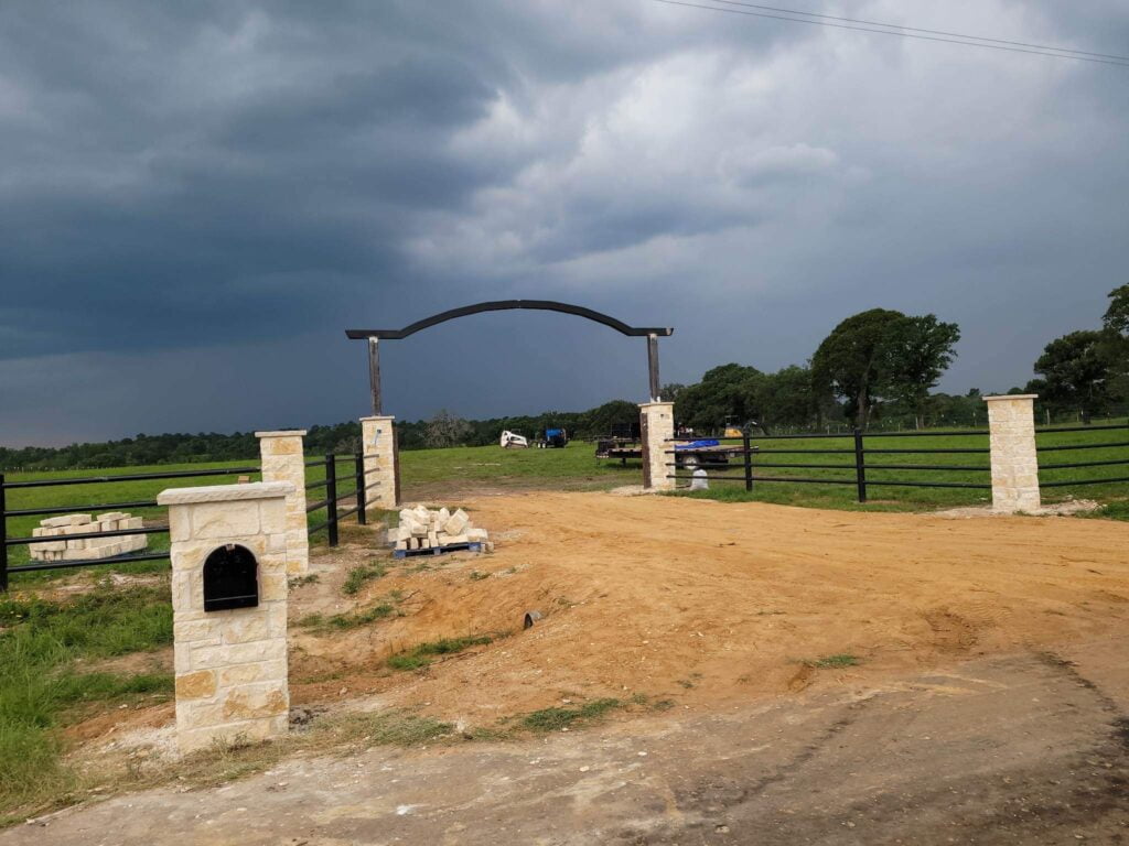 Fence and entrance project in Flow TX